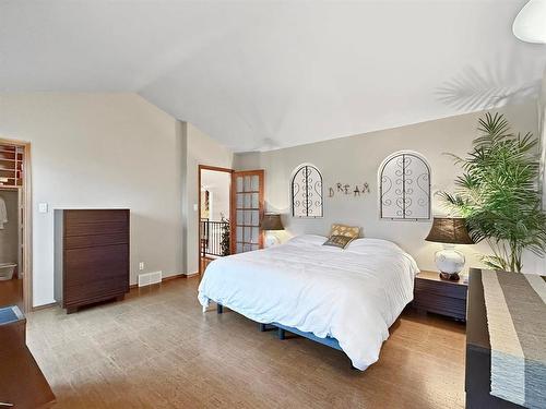 3211 Mcdonald Avenue, Brandon, MB - Indoor Photo Showing Bedroom