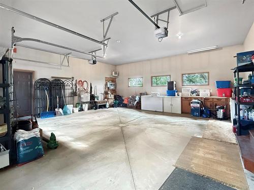 3211 Mcdonald Avenue, Brandon, MB - Indoor Photo Showing Garage