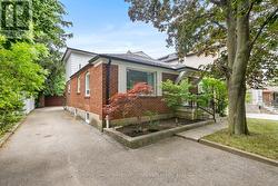 237 CHURCHILL AVENUE  Toronto, ON M2R 1E2