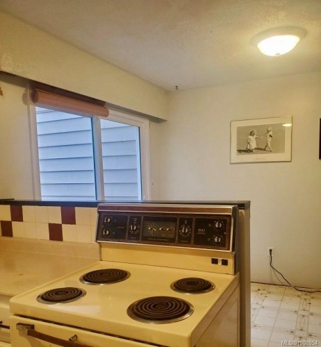 111-2860 Sooke Lake Rd, Langford, BC 