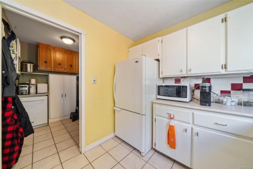 111-2860 Sooke Lake Rd, Langford, BC 