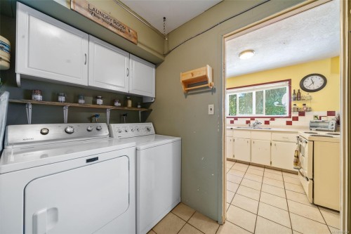 111-2860 Sooke Lake Rd, Langford, BC 