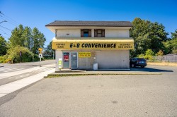 865 17th St  Courtenay, BC V9N 1Z3