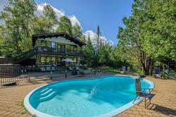 3 Place d'Artois  Estérel, QC J0T 1E0