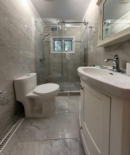 Bathroom - 3 Place D'Artois, Estérel, QC - Indoor Photo Showing Bathroom