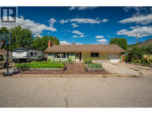 301 SYLVIA Crescent  Trail, BC V1R 1A4