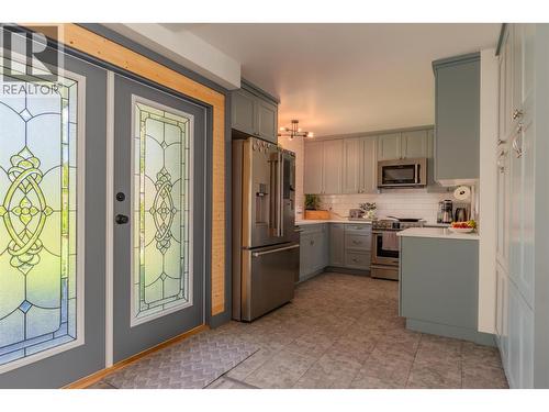 301 Sylvia Crescent, Trail, BC - Indoor Photo Showing Kitchen