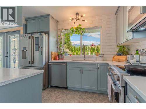 301 Sylvia Crescent, Trail, BC - Indoor Photo Showing Kitchen