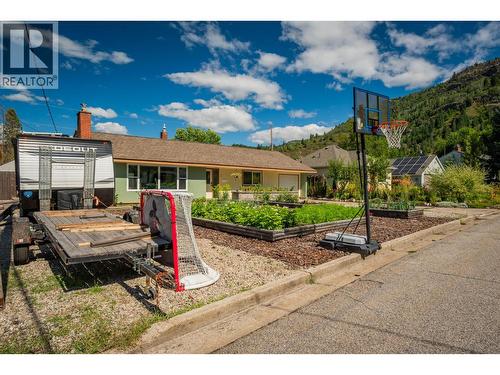 301 Sylvia Crescent, Trail, BC - Outdoor