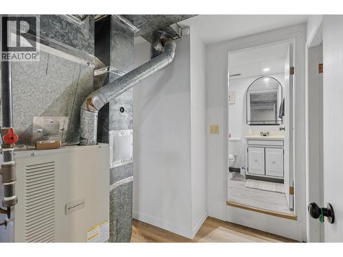 1721 Brunner Avenue, Kamloops, BC - Indoor