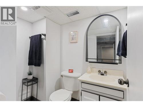 1721 Brunner Avenue, Kamloops, BC - Indoor Photo Showing Bathroom