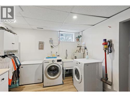 1721 Brunner Avenue, Kamloops, BC - Indoor Photo Showing Laundry Room