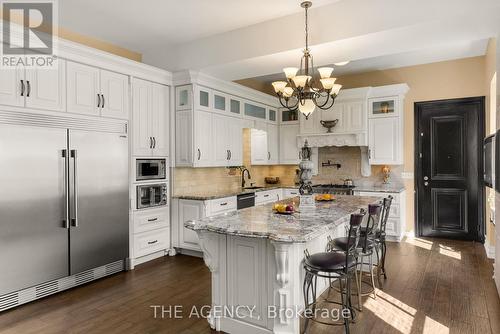 26 Ravenscliffe Avenue, Hamilton, ON - Indoor Photo Showing Other Room