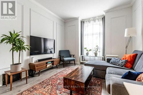346 Hughson Street N, Hamilton, ON - Indoor Photo Showing Living Room