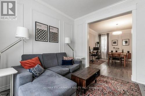 346 Hughson Street N, Hamilton, ON - Indoor Photo Showing Living Room