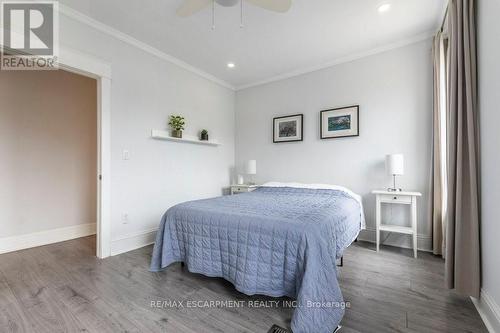 346 Hughson Street N, Hamilton, ON - Indoor Photo Showing Bedroom