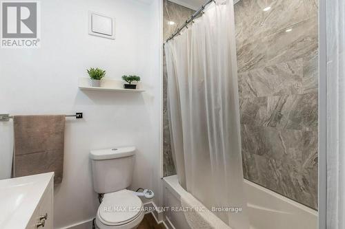 346 Hughson Street N, Hamilton, ON - Indoor Photo Showing Bathroom
