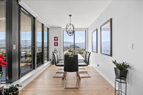 902-485 Groves Avenue, Kelowna, BC - Indoor Photo Showing Dining Room