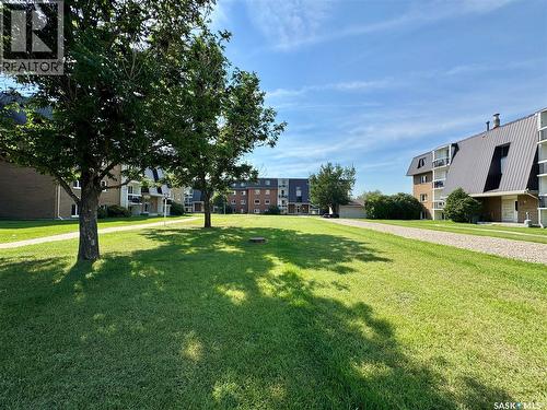11 27 Centennial Street, Regina, SK - Outdoor