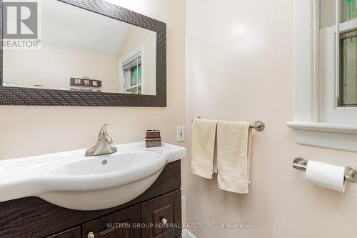 2455 Rebecca Street, Oakville, ON - Indoor Photo Showing Bathroom