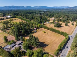 6883 Lakes Rd  Duncan, BC V9L 5W4