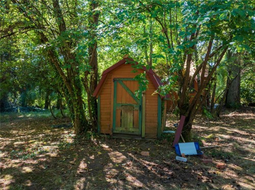 6883 Lakes Rd, Duncan, BC 