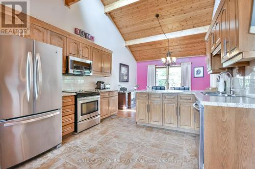 135 Bayshore Drive, Ramara, ON - Indoor Photo Showing Kitchen