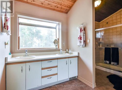 135 Bayshore Drive, Ramara, ON - Indoor Photo Showing Bathroom