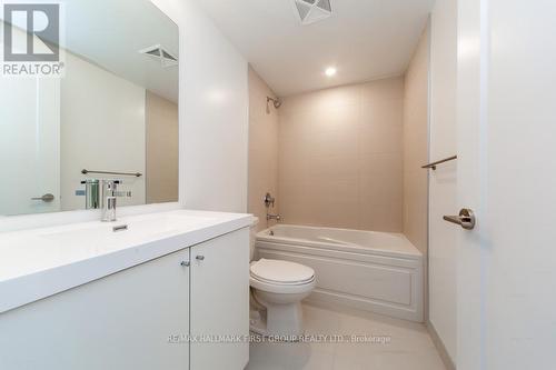 2601 - 2545 Simcoe Street N, Oshawa, ON - Indoor Photo Showing Bathroom