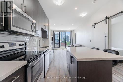 311 - 690 King Street W, Kitchener, ON - Indoor Photo Showing Kitchen With Stainless Steel Kitchen With Upgraded Kitchen