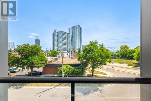 311 - 690 King Street W, Kitchener, ON - Outdoor