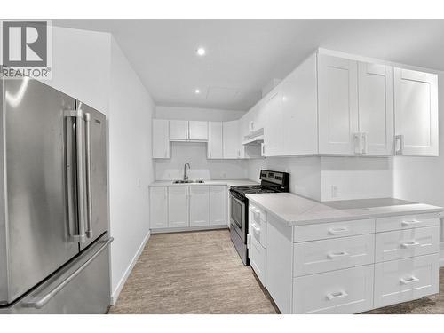 138 Saliken Drive, Penticton, BC - Indoor Photo Showing Kitchen