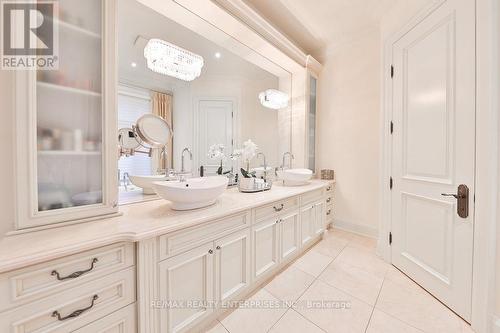 5047 Lakeshore Road, Burlington, ON - Indoor Photo Showing Bathroom