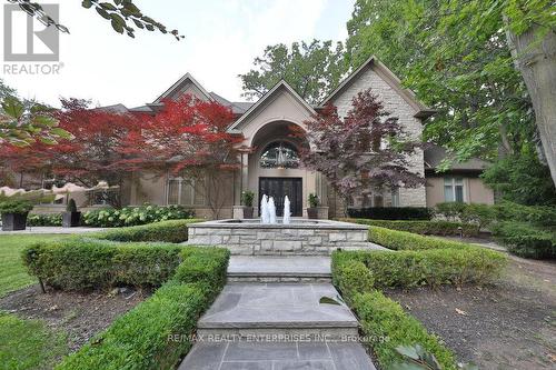 5047 Lakeshore Road, Burlington, ON - Outdoor