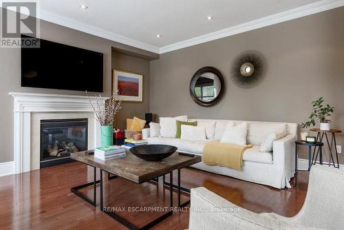 4212 Kane Crescent, Burlington, ON - Indoor Photo Showing Living Room With Fireplace