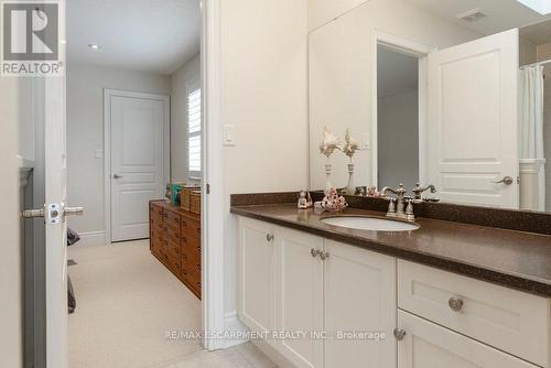 4212 Kane Crescent, Burlington, ON - Indoor Photo Showing Bathroom