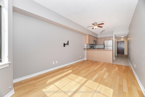307-47 Caroline Street N, Hamilton, ON - Indoor Photo Showing Kitchen