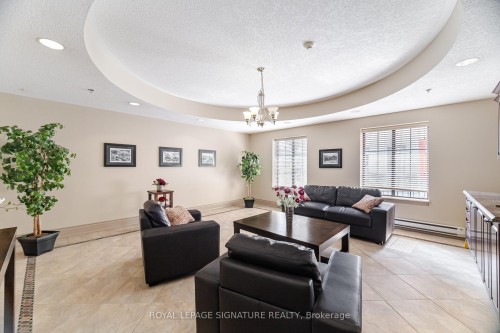 307-47 Caroline Street N, Hamilton, ON - Indoor Photo Showing Living Room
