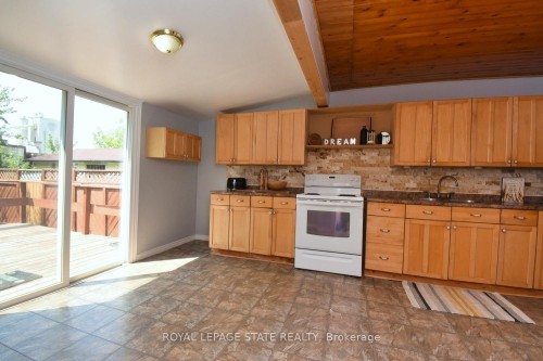 120 Clara Street, Thorold, ON - Indoor Photo Showing Kitchen With Double Sink