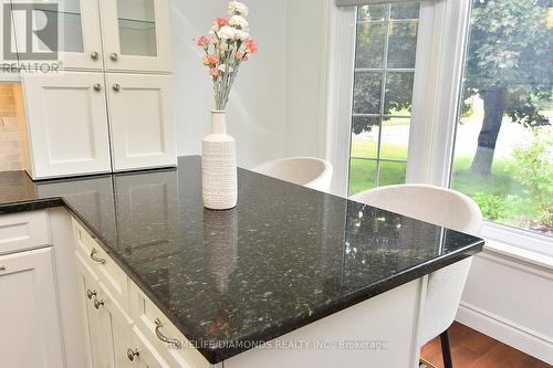 95 Birchpark Drive N, Grimsby, ON - Indoor Photo Showing Kitchen