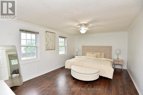 95 Birchpark Drive N, Grimsby, ON - Indoor Photo Showing Bedroom