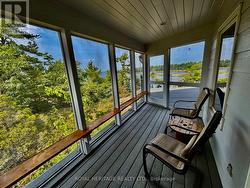 2 Spacious Screened in Porches - 