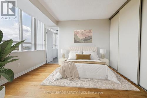 712 - 50 Kingsbridge Garden Circle, Mississauga, ON - Indoor Photo Showing Bedroom