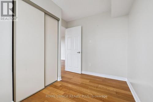 712 - 50 Kingsbridge Garden Circle, Mississauga, ON - Indoor Photo Showing Other Room