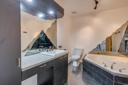 Salle de bains - 3535 12E Rue, Laval (Laval-Ouest), QC - Indoor Photo Showing Bathroom