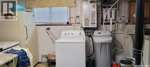 617 3Rd Street W, Meadow Lake, SK - Indoor Photo Showing Laundry Room