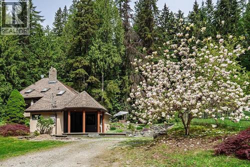 4225 3A Highway, Nelson, BC - Outdoor