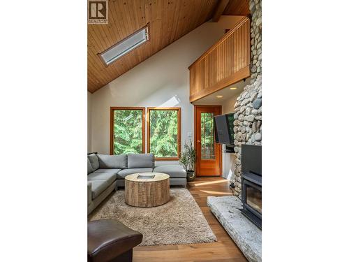 4225 3A Highway, Nelson, BC - Indoor With Fireplace