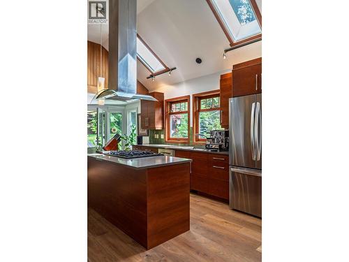 4225 3A Highway, Nelson, BC - Indoor Photo Showing Kitchen