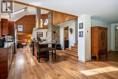 4225 3A Highway, Nelson, BC - Indoor